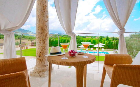 Villa Higo: Mobilia, Ricorrere, Sedia, Mobili Da Esterno, Tempo Libero, Piscina, Ombrello, Shade, Eco Hotel, Hotel