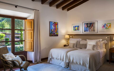 Villa Welcome: Mobilia, Interior Design, Pavimentazione, Legna, Casa, Pavimento, Soffitto, Camera Da Letto, Letto, Illuminazione