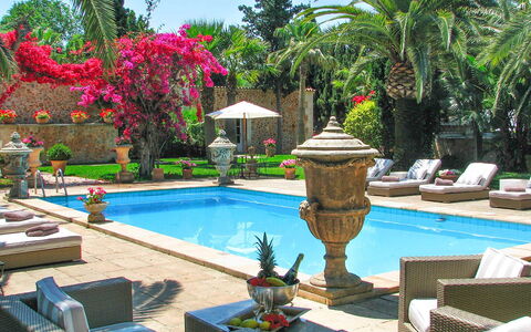 Villa Peacock: Piscina, Ricorrere, Vaso Di Fiori, Giochi D'Acqua, Eco Hotel, Tempo Libero, Hacienda, Landscaping, Giardino, Pianta Della Casa