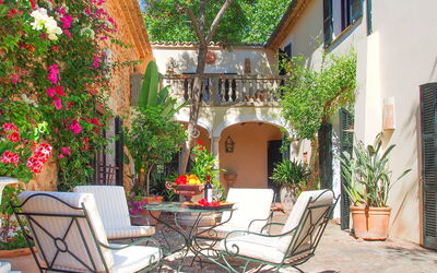Villa Peacock