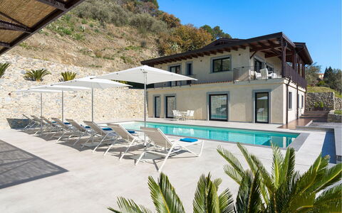 Villa Zafferano: Piscina, Mobili Da Esterno, Ricorrere, Eco Hotel, Shade, Lettino, Estate, Balcone, Villa, Hotel