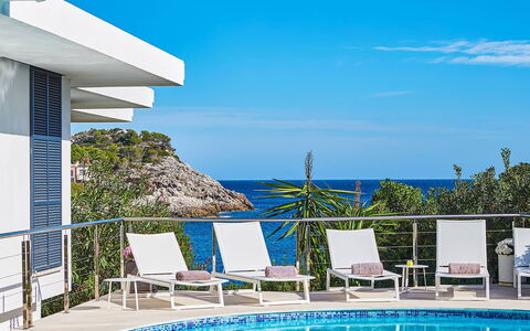 Villa Fullmoon: Blu, Piscina, Mobili Da Esterno, Ricorrere, Eco Hotel, Mare, Balcone, Sedia, Shade, Appartamento