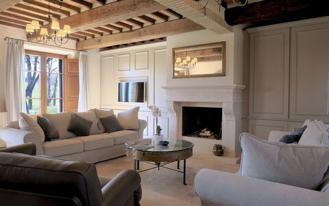 Villa Ripa: Mobilia, Interior Design, Pavimentazione, Parete, Divano, Pavimento, Legna, Soffitto, Soggiorno, Camera