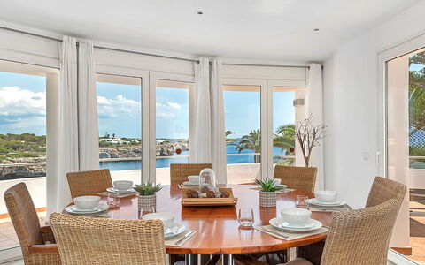 Villa the Cliff: Mobilia, Interior Design, Legna, Tavolo, Sedia, Sala Da Pranzo, Cucina & Sala Da Pranzo Tavolo, Pavimento, Pavimentazione, Camera