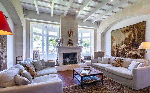 Villa Golf: Mobilia, Interior Design, Parete, Divano, Pavimentazione, Legna, Pavimento, Soffitto, Soggiorno, Camera