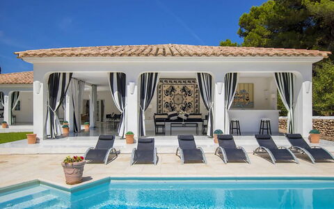 Villa Mosaic: Piscina, Ricorrere, Estate, Mobili Da Esterno, Villa, Dimora, Sedia, Struttura Esterna, Eco Hotel, Hacienda