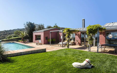 Casa Jhonny: Zona Residenziale, Casa, Casa, Arbusto, Tetto, Porta, Estate, Giardino, Villetta, Agriturismo