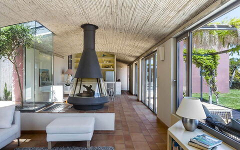 Casa Jhonny: Interior Design, Soffitto, Mobilia, Pavimentazione, Pavimento, Casa, Sedia, Pianta Della Casa, Soggiorno, Materiali Naturali