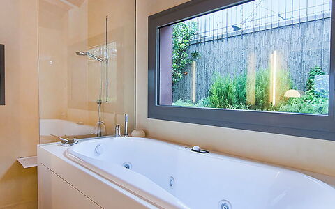 Casa Jhonny: Idraulico Fixture, Vasca Da Bagno, Bagno, Interior Design, Parete, Pavimentazione, Rubinetto, Pavimento, Idraulico, Casa