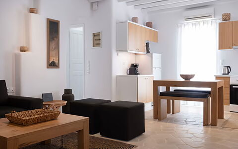 Mykonos Pool House 2: Mobilia, Interior Design, Legna, Pavimentazione, Pavimento, Appartamento, Camera, Illuminazione, Soggiorno, Tavolo