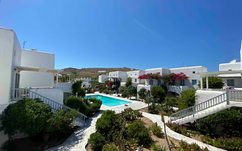 Mykonos Pool House 5: Giardino, Landscaping, Piscina, Ricorrere, Balcone, Cortile, Villa, Eco Hotel, Hotel