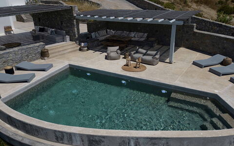 Villa Cornelia 1: Materiale Composito, Piscina, Calcestruzzo, Flagstone, Materiali Naturali, Design, Giochi D'Acqua, Piastrella, Muro ​​Di Pietra