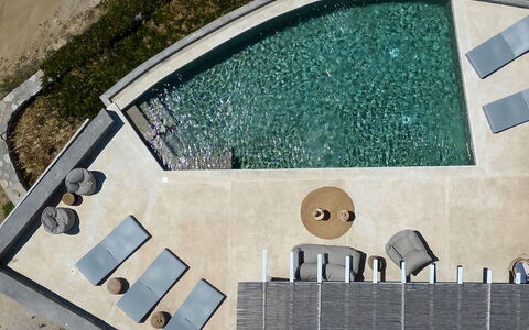 Villa Cornelia 1: Piscina, Materiale Composito, Calcestruzzo, Mobili Da Esterno, Shade, Lettino, Giochi D'Acqua, Piastrella