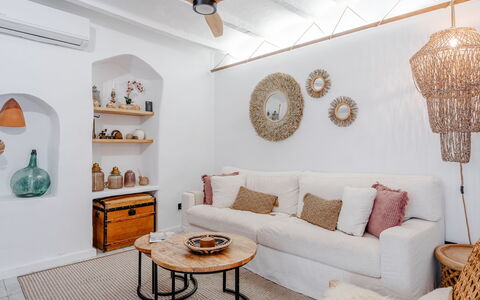 Villa Pastores: Mobilia, Interior Design, Parete, Soffitto, Divano, Casa, Soggiorno, Camera, Pavimentazione, Pavimento