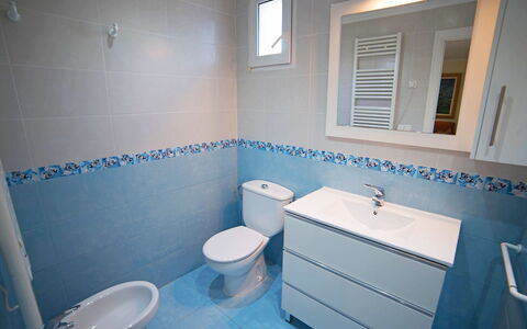 Happy Day: Bagno, Proprietà, Camera, Pavimento, Piastrella, Parete, Vasca Da Bagno, Interior Design, Casa, Idraulico Fixture