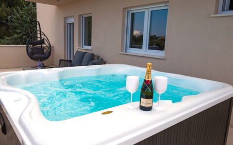 Paula: Idraulico Fixture, Vasca Da Bagno, Piscina, Vasca Idromassaggio, Ricorrere, Hotel, Pianta Della Casa, Giochi D'Acqua