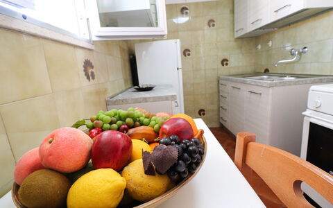 Isabel: Frutta, Elettrodomestico Da Cucina, Apparecchio Major, Cibo, Cucina, Controsoffitto, Tavola, Natural Foods, Elettrodomestico, Produrre