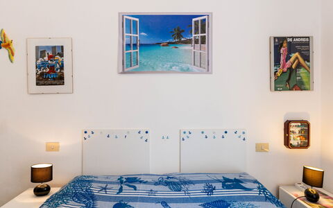 Milena: Mobilia, Interior Design, Parete, Camera Da Letto, Letto, Camera, Pavimento, Pavimentazione, Lenzuolo, Tessile