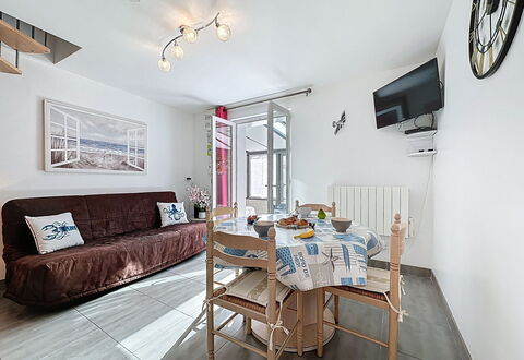 Ty Ar Mor: Mobilia, Parete, Pavimentazione, Appartamento, Interior Design, Pavimento, Camera, Casa, Divano, Soggiorno