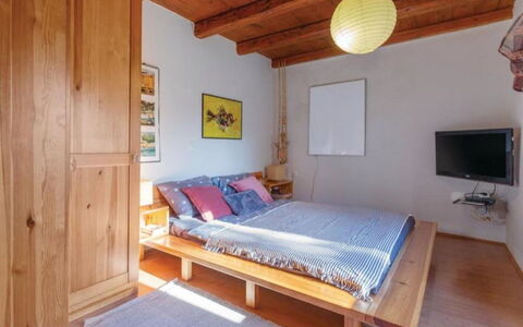 Leder: Mobilia, Interior Design, Letto, Pavimentazione, Camera Da Letto, Pavimento, Parete, Legna, Camera, Soffitto