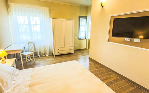 Podere Galieni: Interior Design, Parete, Pavimento, Pavimentazione, Legna, Soffitto, Camera Da Letto, Illuminazione, Letto, Camera