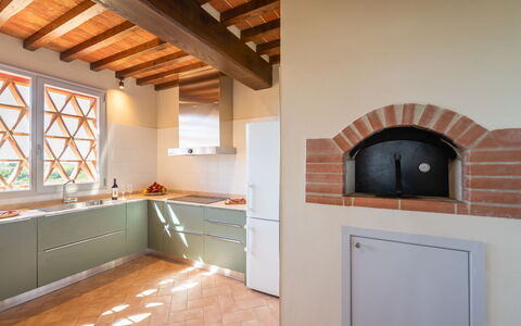 Podere Galieni: Interior Design, Cucina, Pavimentazione, Parete, Legna, Soffitto, Pavimento, Controsoffitto, Mobilia, Elettrodomestico Da Cucina