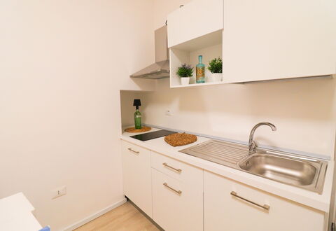 Penelope'S House Centro Storico: Interior Design, Cucina, Controsoffitto, Legna, Pavimentazione, Elettrodomestico Da Cucina, Cabinetry, Pavimento, Apparecchio Major, Camera