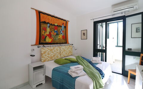 Noemi'S House in Otranto: Mobilia, Interior Design, Camera Da Letto, Parete, Letto, Pavimento, Pavimentazione, Legna, Lenzuolo, Soffitto