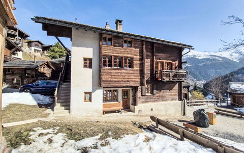 Le Moulin 74: Legna, Casa, Casa, Porta, Villetta, Pendenza, Raccordo, Plank, Balcone, Legname