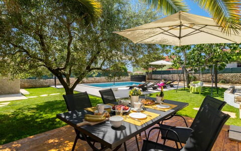 Villa Pietra: Mare, Oceano, Costa, Luce Del Sole, Shade, Sera, Balcone, Tenda, Spiaggia, Ombra