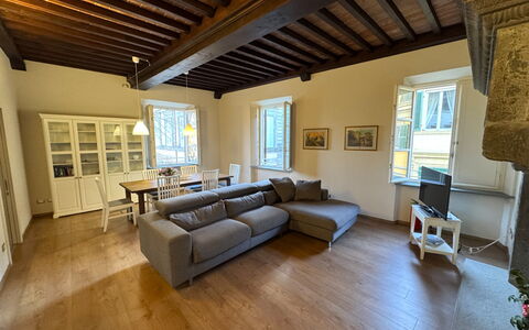 Casa Anna 13: Mobilia, Interior Design, Pavimentazione, Pavimento, Legna, Soffitto, Divano, Camera, Pavimento In Legno, Soggiorno
