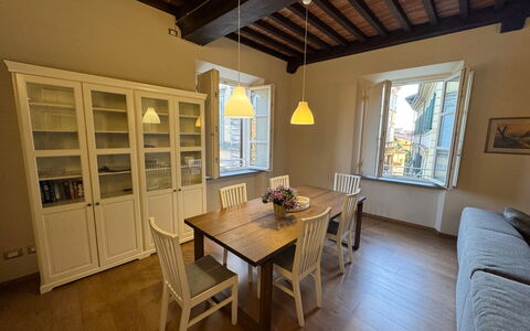 Casa Anna 13: Mobilia, Interior Design, Pavimentazione, Pavimento, Sedia, Legna, Tavolo, Soffitto, Cucina & Sala Da Pranzo Tavolo, Sala Da Pranzo