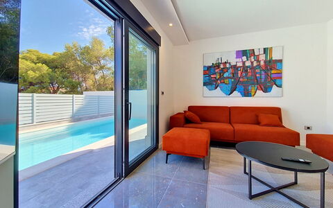 Aloa Iii: Architettura, Interior Design, Pavimentazione, Pavimento, Piscina, Soffitto, Shade, Porta A Casa, Latifoglie