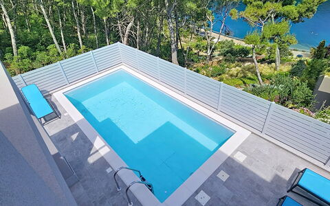 Aloa Iv: Blu, Piscina, Materiale Composito, Ricorrere, Mobili Da Esterno, Eco Hotel, Shade, Hotel, Lettino, Villa