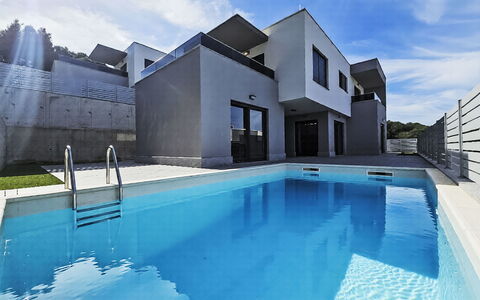 Aloa Iv: Casa, Porta, Villetta, Cortile, Sedia, Mobili Da Esterno, Backyard, Tavolo Esterno, Pianta Della Casa, Tenda
