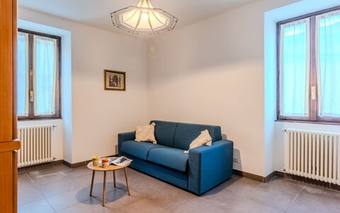 Cozy Holiday Home: Casa, Porta, Villetta, Cortile, Sedia, Mobili Da Esterno, Backyard, Tavolo Esterno, Pianta Della Casa, Tenda