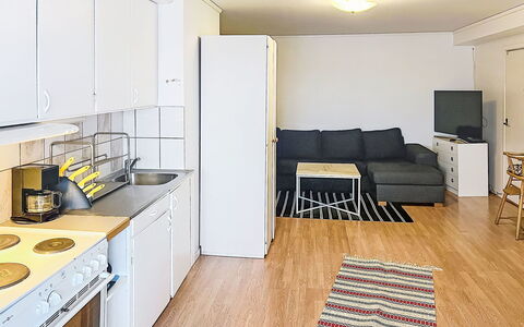 Stadsro: Casa, Porta, Villetta, Cortile, Sedia, Mobili Da Esterno, Backyard, Tavolo Esterno, Pianta Della Casa, Tenda