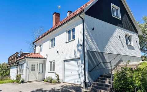 Stadsro: Casa, Tetto, Zona Residenziale, Casa, Villetta, Estate, Finestra A Ghigliottina, Raccordo, Driveway, Sobborgo