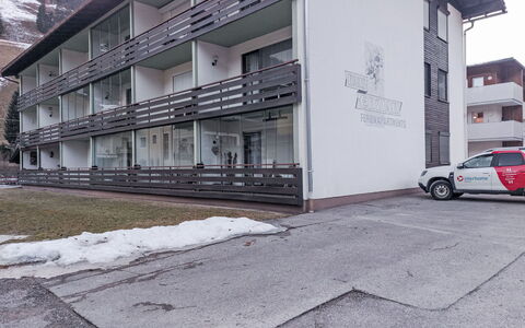 Enzian: Appartamento, Car Famiglia, Veicolo Di Lusso, Vettura Mid-Size, Balcone, Inverno