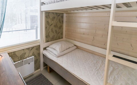 Villa Kökköharju: Interior Design, Parete, Camera Da Letto, Pavimento, Letto, Legna, Pavimentazione, Letto A Castello, Mobilia, Bedding