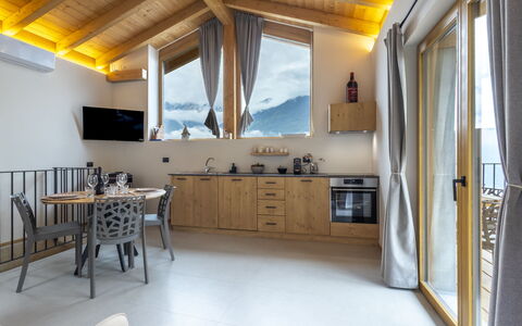 Valtellina 645: Interior Design, Casa, Soffitto, Camera, Lampada, Color Legno, Latifoglie, Sedia, Soggiorno