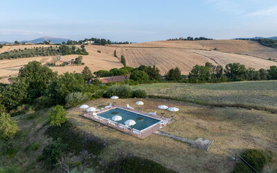 Il Giuncheto, Pool, Amazing View, Umbrian Countrys: Paesaggio, Piscina, Plain, Lotto, Estate, Fotografia Aerea, Visione Globale, Landscaping, Piantagione, Campo