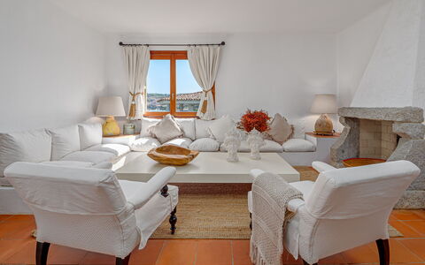 Residenza Rudalza: Mobilia, Interior Design, Pavimentazione, Tavolo, Pavimento, Divano, Casa, Soggiorno, Sedia, Camera