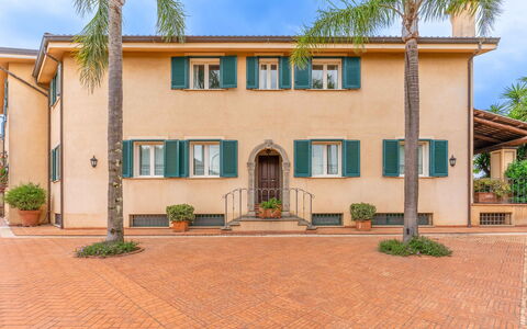 Villa Polistena: Hacienda, Balcone, Villa