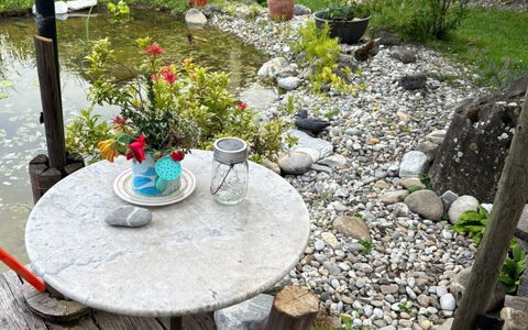 Gartenstudio Belle Vue: Giardino, Mobilia, Mobili Da Esterno, Vaso Di Fiori, Backyard, Sedia, Tavolo Esterno, Cortile, Flagstone