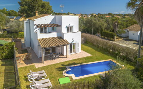 Cala Murada 102: Casa, Zona Residenziale, Estate, Piscina, Landscaping, Agriturismo, Prato, Shade, Giardino, Villa