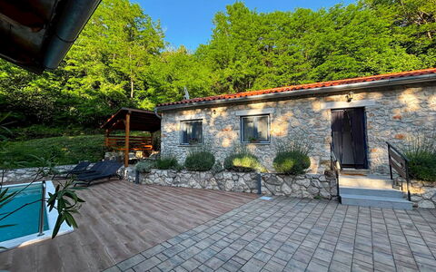 Ivka: Villetta, Casa, Giardino, Piscina, Backyard, Flagstone, Shade, Landscaping, Edifici Giardino, Eco Hotel