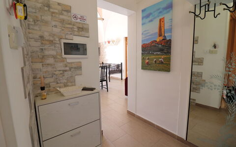 Galene'S Home: Pavimentazione, Interior Design, Pavimento, Mobilia, Illuminazione, Camera, Soffitto, Cornice, Soggiorno, Pavimento In Legno
