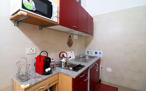 Kyma'S House: Elettrodomestico Da Cucina, Cucina, Apparecchio Major, Controsoffitto, Pavimentazione, Piccolo Apparecchio, Cabinetry, Lavandino Della Cucina, Lavello, Elettrodomestico