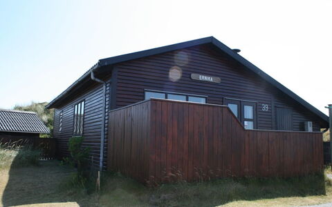 Rohan - 800M from the Sea: Casa, Tetto, Casa, Porta, Villetta, Shade, Giardino, Groundcover, Portico, Cortile